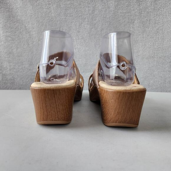 Dansko Sandals Womens 10.5 Slip On Leather Champagne Shimmer Buckle Sophie EU 41 - Picture 11 of 11